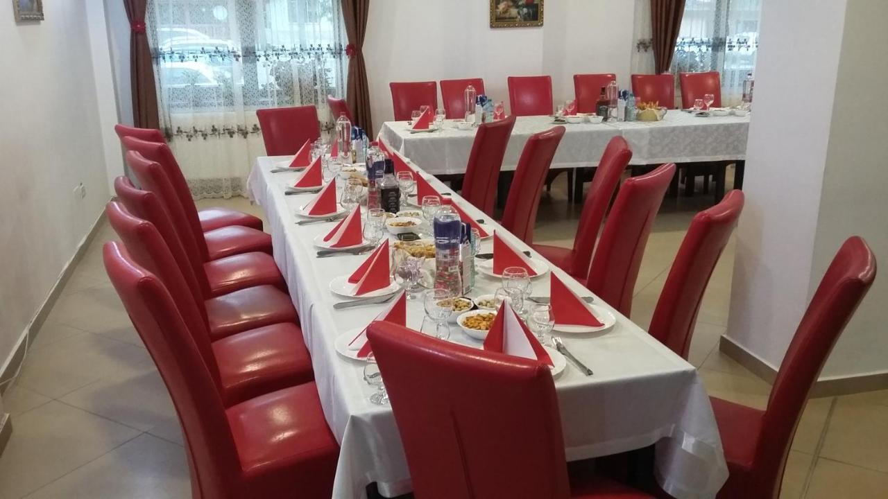 Pensiunea Poiana Soarelui Brates Ngoại thất bức ảnh